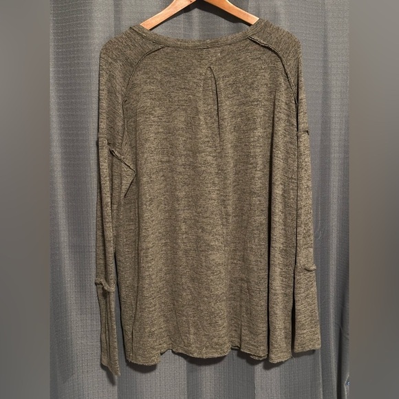 Easel Long Sleeve Oversized Sweater - Picture 2 of 5